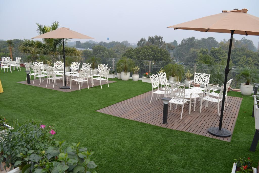 Sunbeam Premium Ξενοδοχείο Zirakpur Εξωτερικό φωτογραφία
